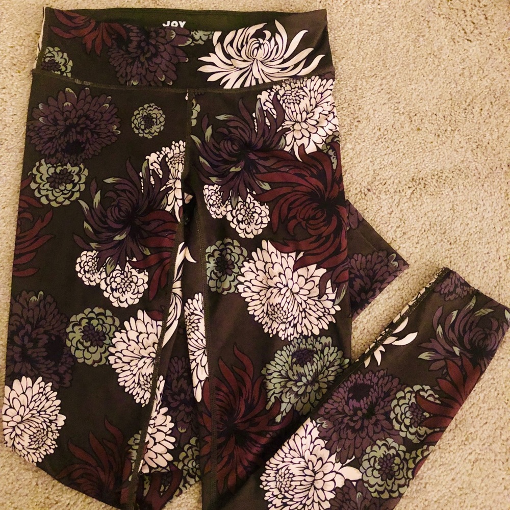 Chrysanthemum Floral Print Mid-Rise Legging